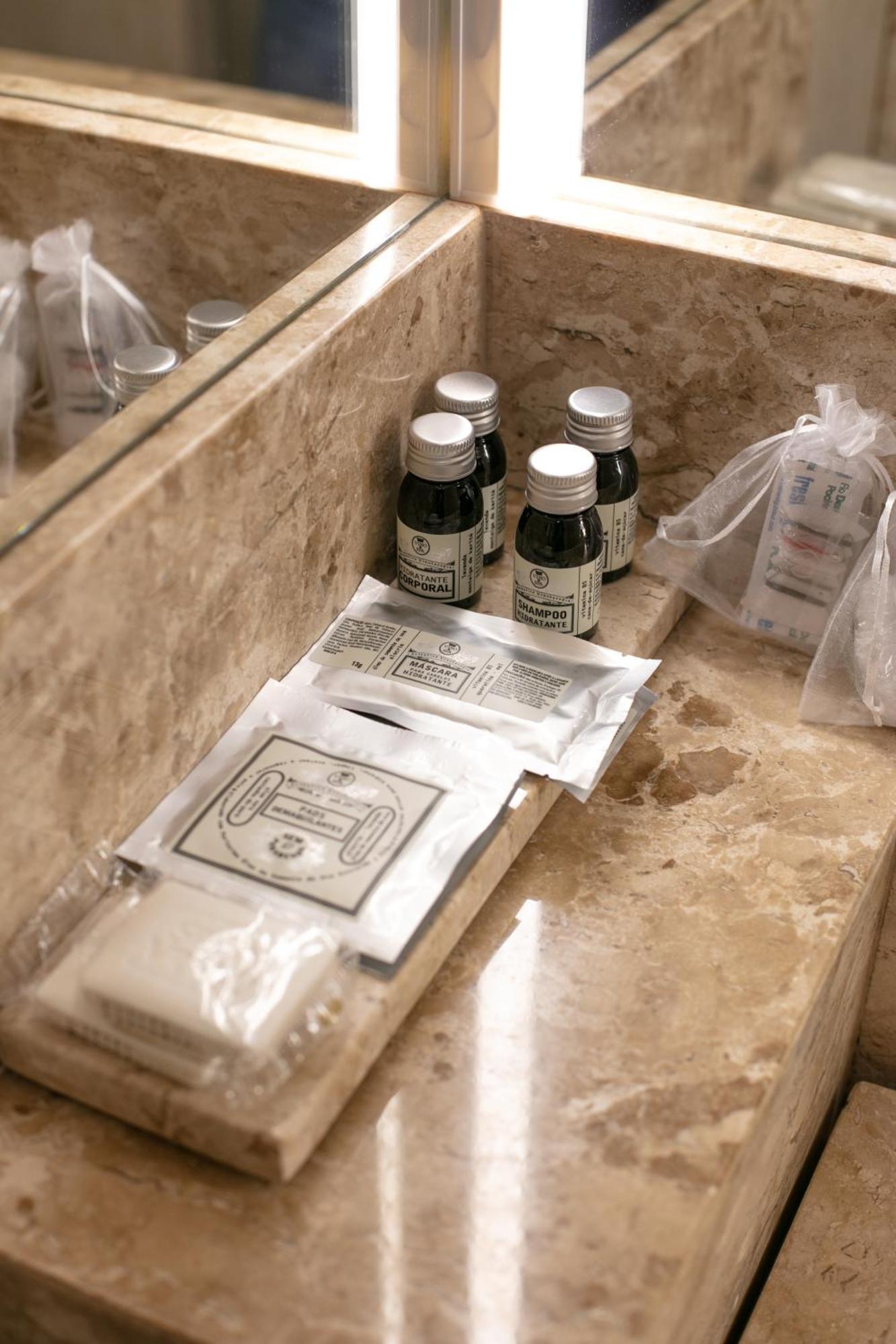 호텔 앤 스파 도 비뇨, 오토그래프 컬렉션 벤투곤살베스 외부 사진 A selection of toiletries