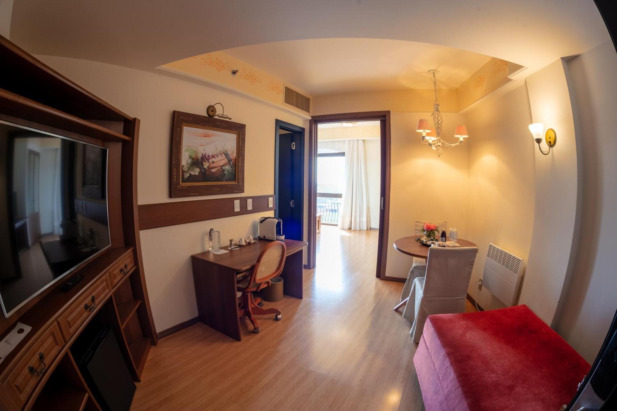 호텔 앤 스파 도 비뇨, 오토그래프 컬렉션 벤투곤살베스 외부 사진 A typical hotel room