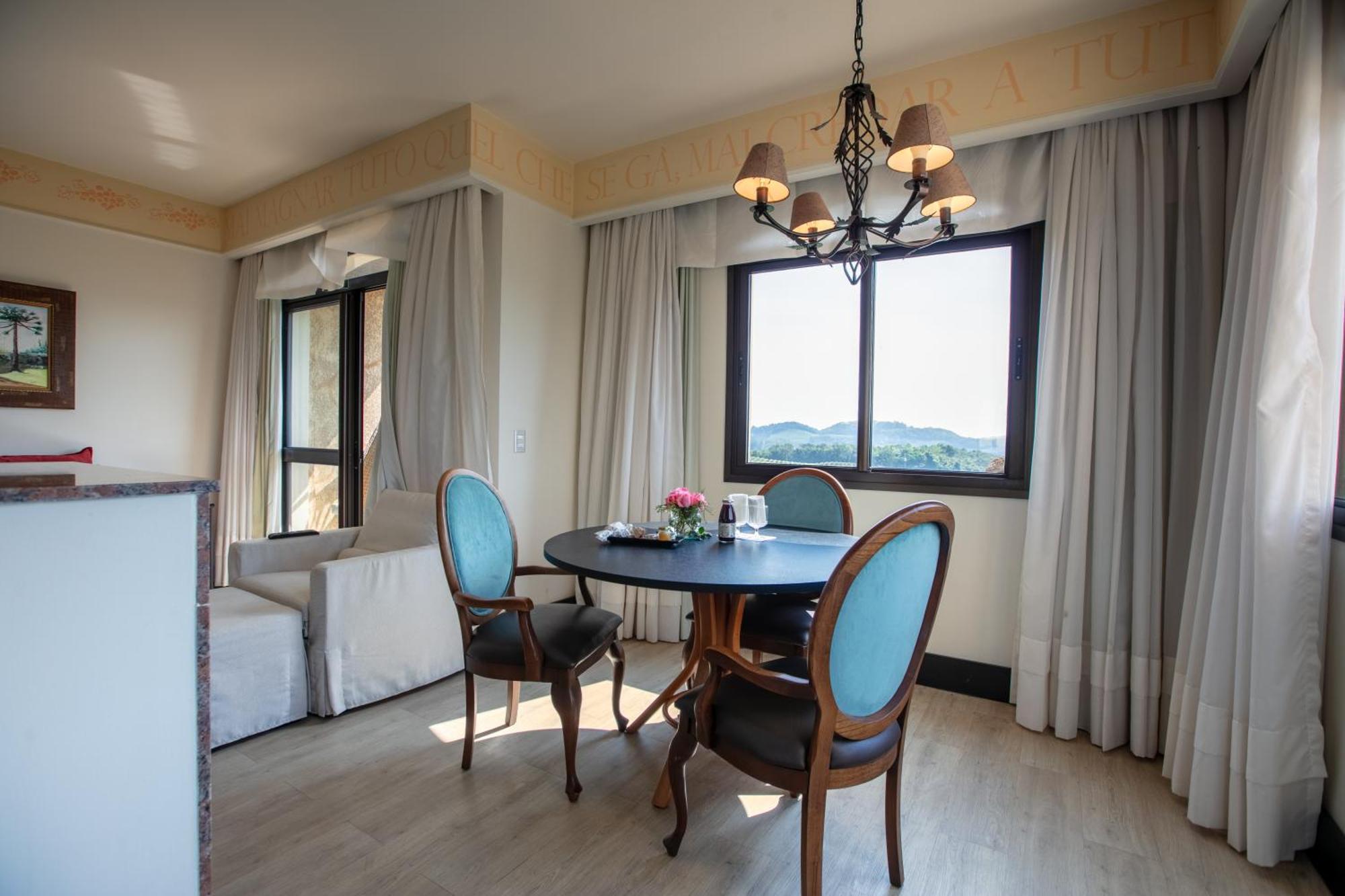 호텔 앤 스파 도 비뇨, 오토그래프 컬렉션 벤투곤살베스 외부 사진 A dining room